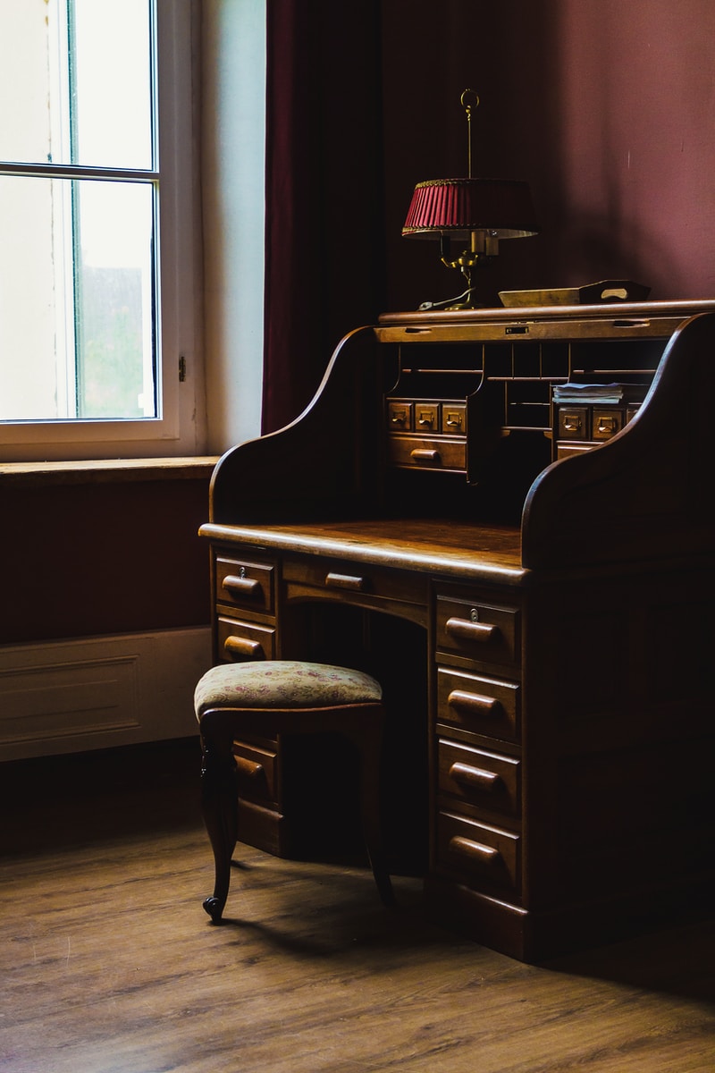 WHEN DO YOU CONSIDER AN HEIRLOOM TO BE ‘CLUTTER’?